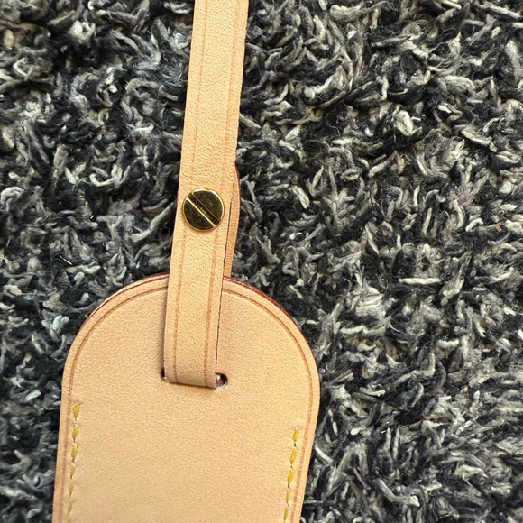 Louis Vuitton Beige Luggage Tag - Picture 5 of 9